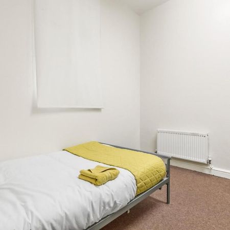 D19 Sangha Hall Leicester Buitenkant foto