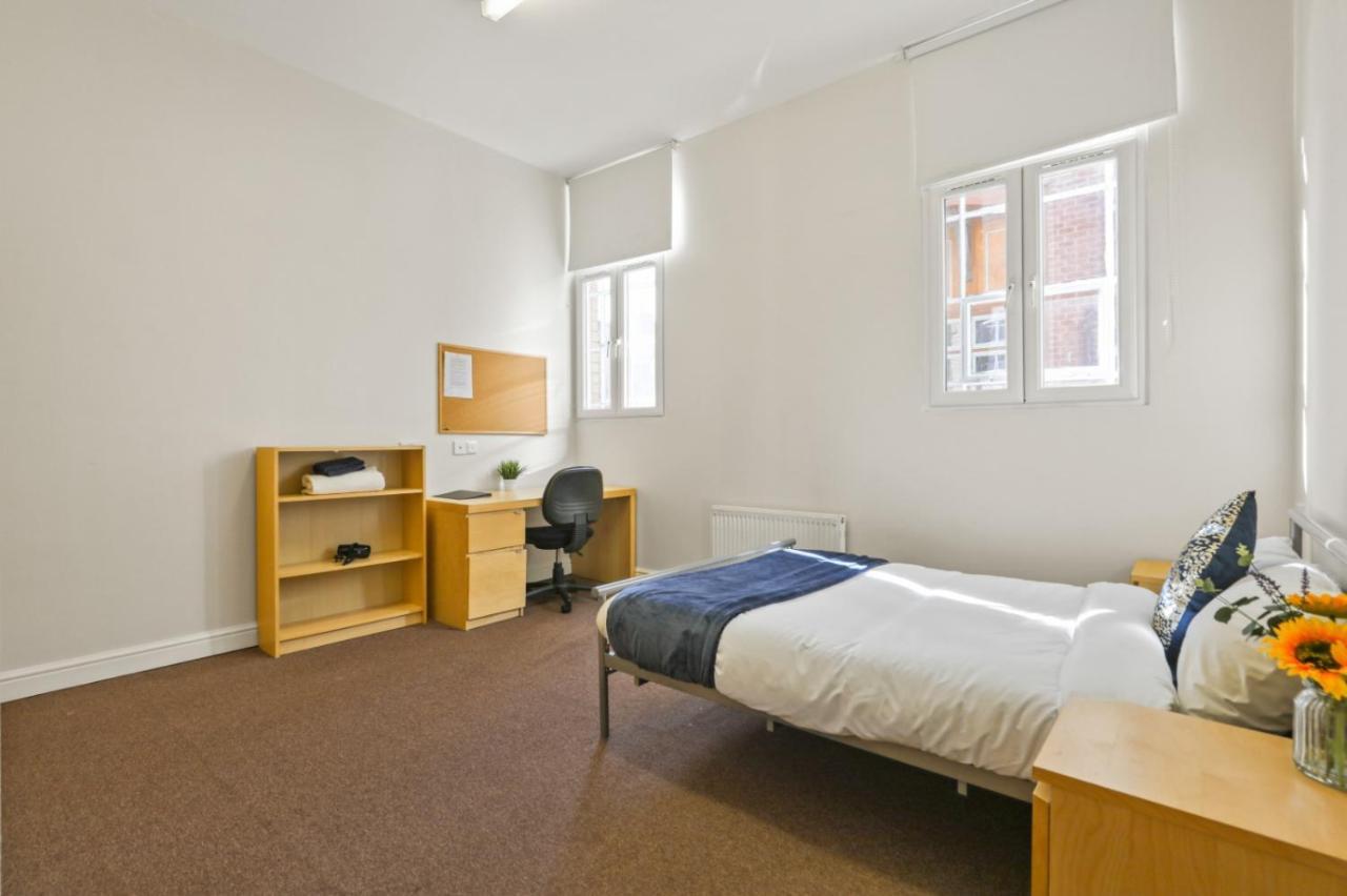 D19 Sangha Hall Leicester Buitenkant foto